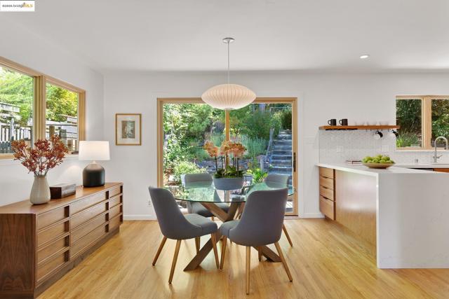 5801 Balboa Dr, Oakland CA: https://media.crmls.org/mediaz/b9e17485-892e-4fe8-8be1-3cef0de4f0e5.jpg