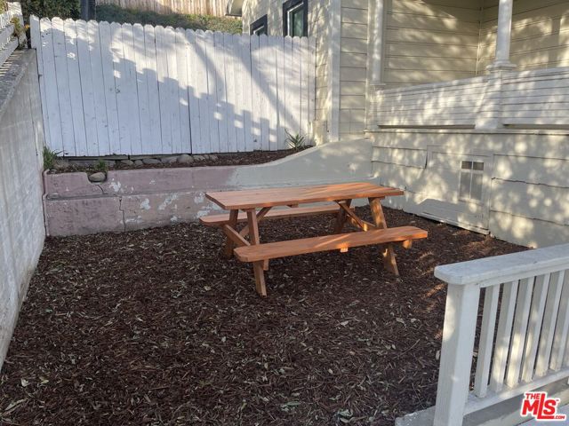 84 N Palm Street, Ventura CA: https://media.crmls.org/mediaz/b9e1f310-0605-45a0-a3c8-9dfe1d0d392a.jpg