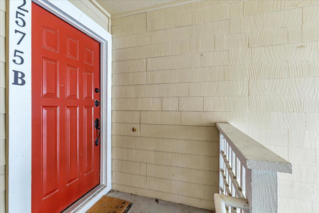 2575 Oak Road, Walnut Creek CA: https://media.crmls.org/mediaz/b9e21aab-3e56-47e1-a085-24bbcf7e3c52.jpg