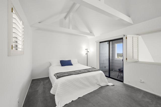 11061 Scripps Ranch, San Diego CA: https://media.crmls.org/mediaz/b9e2b314-70b4-4e7a-a28e-0cc8551f0cc3.jpg