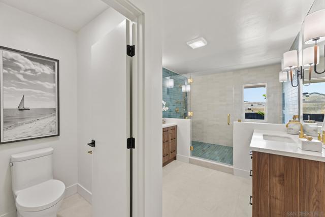896 La Jolla Rancho Road, La Jolla CA: https://media.crmls.org/mediaz/b9e303d2-0ed2-41f3-aae1-d7b1d782d743.jpg