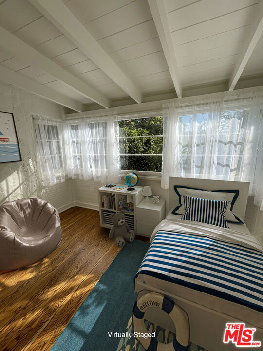 3116 Lake Hollywood Drive, Los Angeles CA: https://media.crmls.org/mediaz/b9e3e8c6-19d3-43ad-9a14-97f915d4adf0.jpg