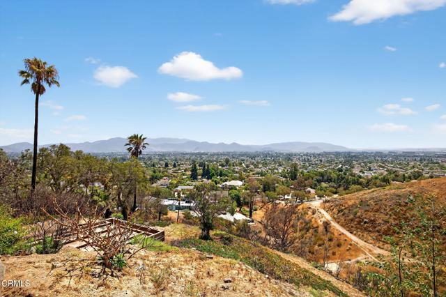 375 W Highland Drive, Camarillo CA: https://media.crmls.org/mediaz/b9e3f8bd-a150-4a69-a59d-a75daf41eaec.jpg