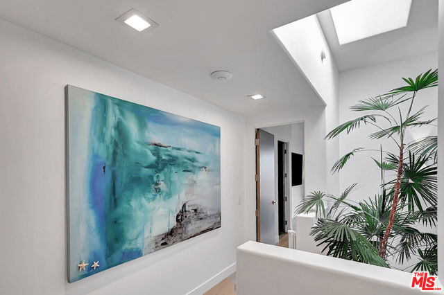 6442 Lunita Road, Malibu CA: https://media.crmls.org/mediaz/b9e47337-1c8a-463d-8b73-5d470981331a.jpg