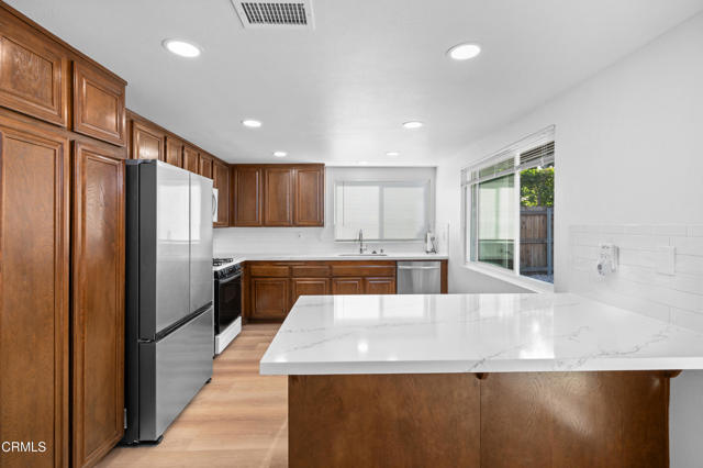 Detail Gallery Image 17 of 49 For 2437 Kimberly Ave, Camarillo,  CA 93010 - 3 Beds | 2 Baths