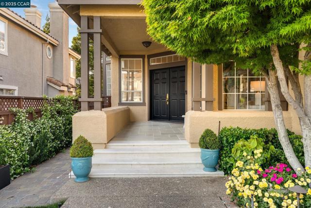 508 Zenith Ridge Dr, Danville CA: https://media.crmls.org/mediaz/b9e5976e-b4e0-4edc-b8fe-b005a04a68e2.jpg