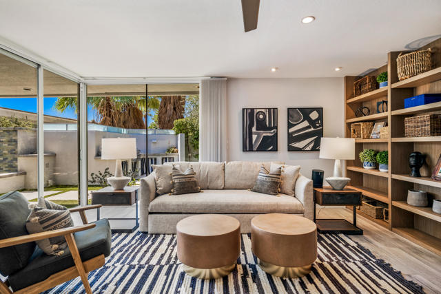 580 W Panga Way, Palm Springs CA: https://media.crmls.org/mediaz/b9e5e5ca-6563-479c-a2fc-a3e642c9325e.jpg