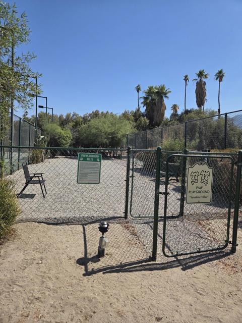 2113 Sunshine Way, Palm Springs, CA 92264