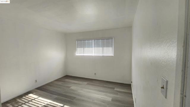 9220 Bancroft Ave, Oakland CA: https://media.crmls.org/mediaz/b9e6137c-7e28-4ad3-9252-6b3934ecc799.jpg