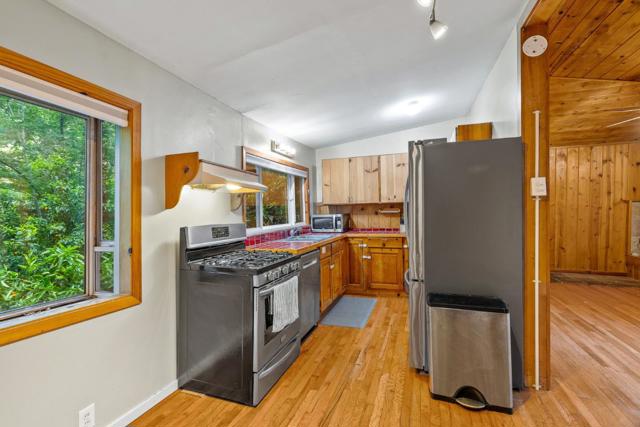 15040 Fern Avenue, Boulder Creek CA: https://media.crmls.org/mediaz/b9e774af-e509-4b17-8fde-5d6a923093fb.jpg