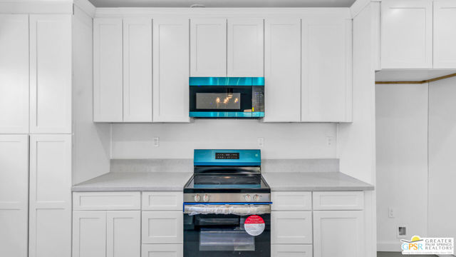 13704 Sarita Drive, Desert Hot Springs CA: https://media.crmls.org/mediaz/b9e7ce03-0ca8-4821-9c20-cef59d2d0430.jpg