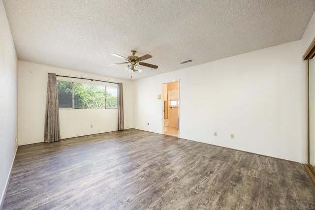 26463 Hamre Pl, Hemet CA: https://media.crmls.org/mediaz/b9e7da42-5a24-489c-a805-839777e1e738.jpg