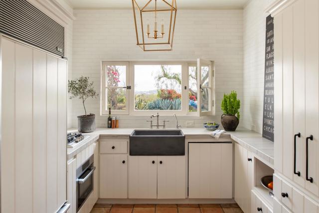 17484 El Vuelo, Rancho Santa Fe CA: https://media.crmls.org/mediaz/b9e8842d-bc35-4911-ae19-ff33875efed9.jpg