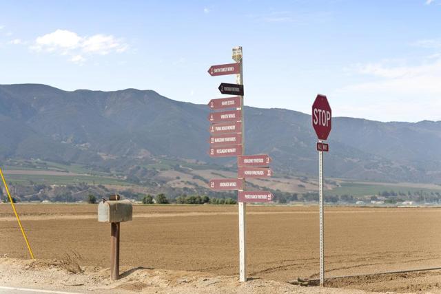 43002 Arroyo Seco Road, Soledad CA: https://media.crmls.org/mediaz/b9e89045-f875-4040-8799-209f0c956796.jpg