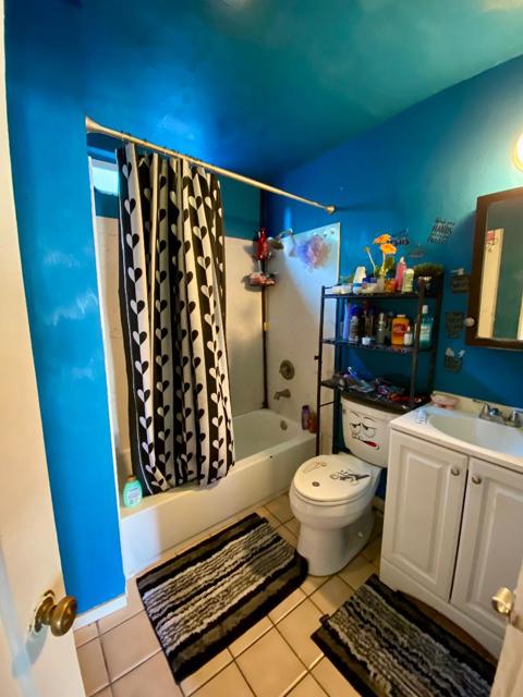 1507 E 15th Street, Oakland CA: https://media.crmls.org/mediaz/b9e890c8-f731-4b96-8169-db1dec4f0b3b.jpg