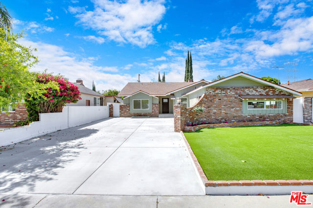 18800 Cohasset Street, Reseda CA: https://media.crmls.org/mediaz/b9e93379-6da9-41e4-869b-5b2cac99a0d2.jpg