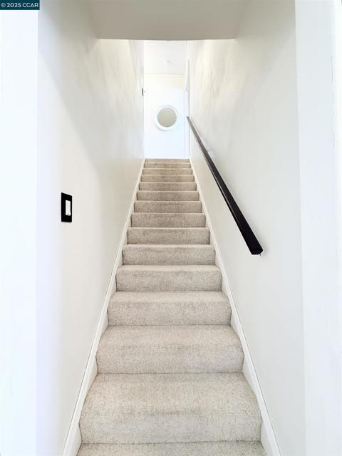 2279 Saint George Dr, Concord CA: https://media.crmls.org/mediaz/b9e99b43-35fb-4462-92fd-b656e3b438d7.jpg