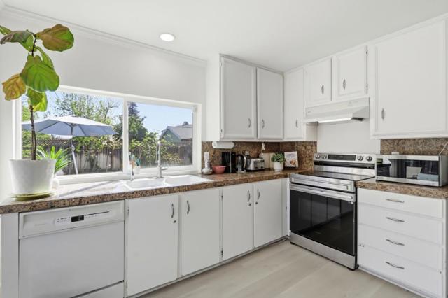 Image 7 of 19 For 4530 Crocus Drive