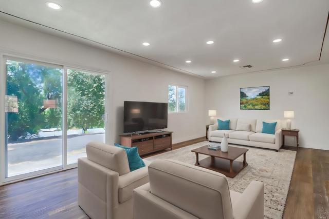 Image 6 of 72 For 631 Rosalie Way
