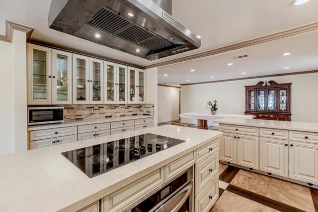 7750 Lovers Lane, Hollister CA: https://media.crmls.org/mediaz/b9ebe144-b5e0-4ad0-92c8-a88b09146801.jpg
