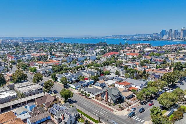 1221 4th St, San Diego CA: https://media.crmls.org/mediaz/b9ec26ea-fef0-42b6-bf35-81549acd5a31.jpg