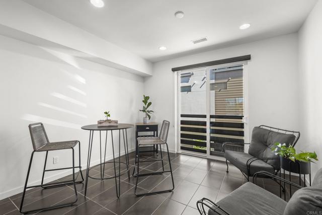 Detail Gallery Image 15 of 57 For 2563 State St, Carlsbad,  CA 92008 - 2 Beds | 2/2 Baths