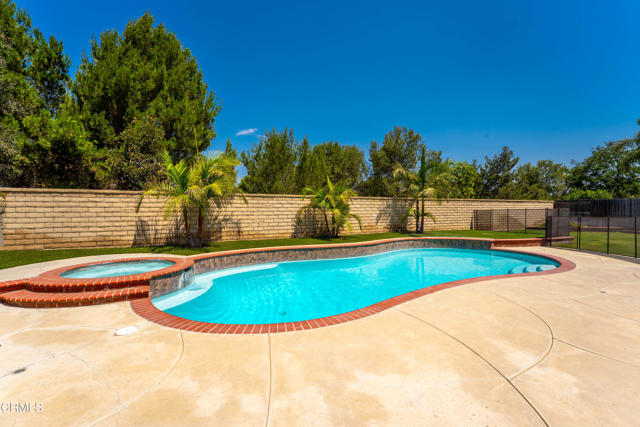 1365 La Culebra Circle, Camarillo CA: https://media.crmls.org/mediaz/b9ec8acd-c97b-4ffd-ac69-40203b2512e9.jpg
