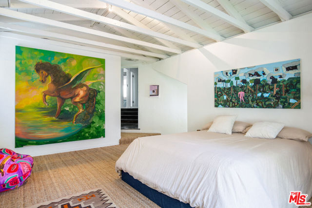 2249 Mountain Oak Drive, Los Angeles CA: https://media.crmls.org/mediaz/b9ecd655-2444-4d17-ba83-fd1c7b761784.jpg