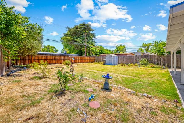 312 Oakshire Avenue, Modesto CA: https://media.crmls.org/mediaz/b9ed15c0-c791-4766-a597-24b84bdcf002.jpg