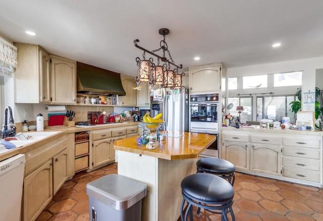 KITCHEN OPEN TO FAMILY ROOM!