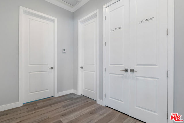 21037 Costanso St, Woodland Hills CA: https://media.crmls.org/mediaz/b9ed86fc-649d-4a8a-aa1b-768b1caed9a0.jpg