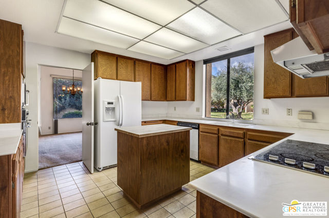 1557 Redford Drive, Palm Springs, California 92264, 3 Bedrooms Bedrooms, ,2 BathroomsBathrooms,Condominium,For Sale,Redford,24398815