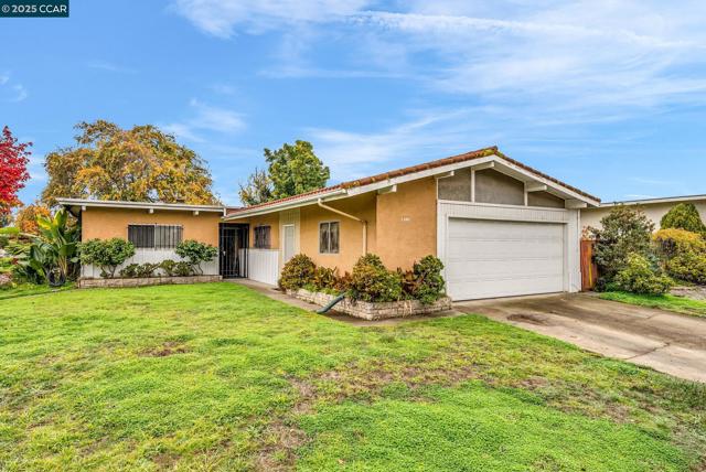 1246 Otis Dr, Alameda CA: https://media.crmls.org/mediaz/b9eeb4bd-d7bb-4022-9341-8d5e5315e276.jpg