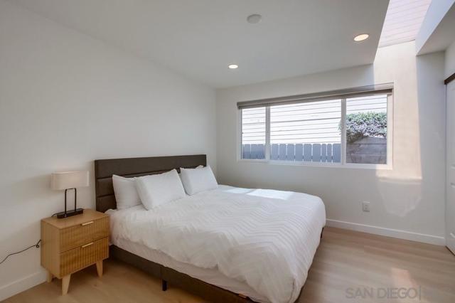 8457 Paseo Del Ocaso, La Jolla CA: https://media.crmls.org/mediaz/b9eeef8f-c404-47db-b956-be0cadb0b3b4.jpg