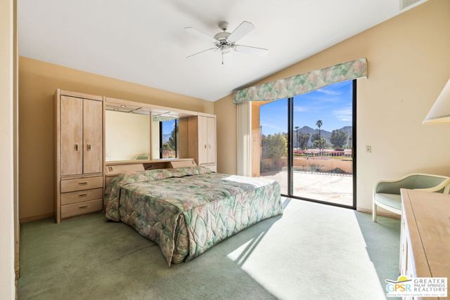 76797 California Drive, Palm Desert CA: https://media.crmls.org/mediaz/b9ef971b-fa07-4e97-b0c1-965afb80597e.jpg