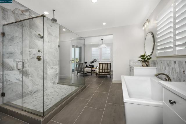 17576 Bushwick Lane, Lathrop CA: https://media.crmls.org/mediaz/b9ef9fdb-00c2-41bf-8e59-594aa572c85f.jpg