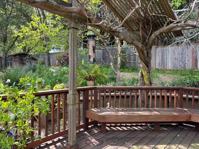 108 Santa Maria Avenue, Portola Valley CA: https://media.crmls.org/mediaz/b9efe980-7360-4e3b-97e1-da649e3080e9.jpg