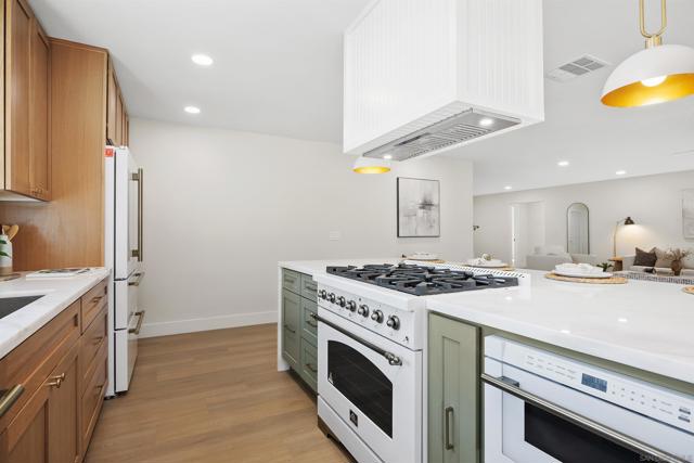 17111 Prado Pl, San Diego CA: https://media.crmls.org/mediaz/b9f001f0-f7ec-4698-bacf-acb078118967.jpg