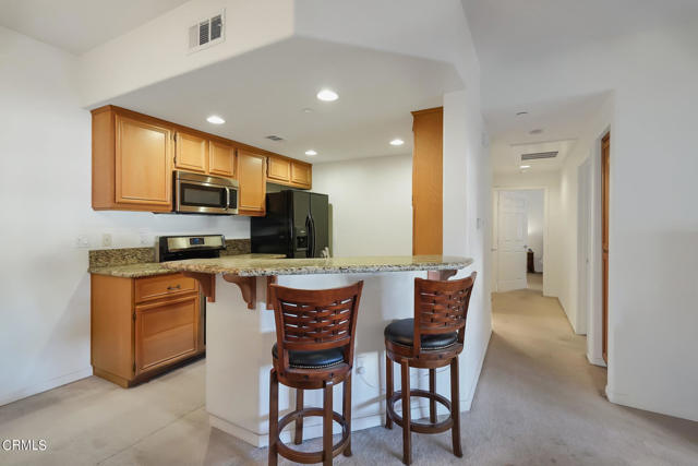 Detail Gallery Image 9 of 28 For 242 Riverdale Ct #826,  Camarillo,  CA 93012 - 2 Beds | 2 Baths