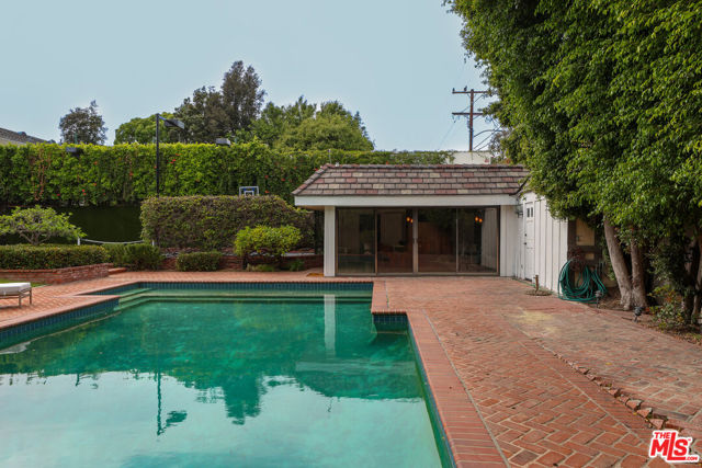 628 N Elm Drive, Beverly Hills CA: https://media.crmls.org/mediaz/b9f069ef-bea9-488b-b2b8-51bdd9897bca.jpg