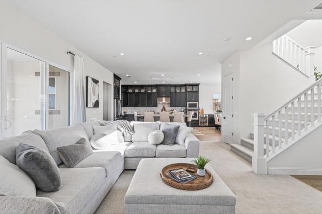 585 Santa Lucia Way, Marina CA: https://media.crmls.org/mediaz/b9f10980-1d13-4a44-ad01-93bf2d7c4cf5.jpg