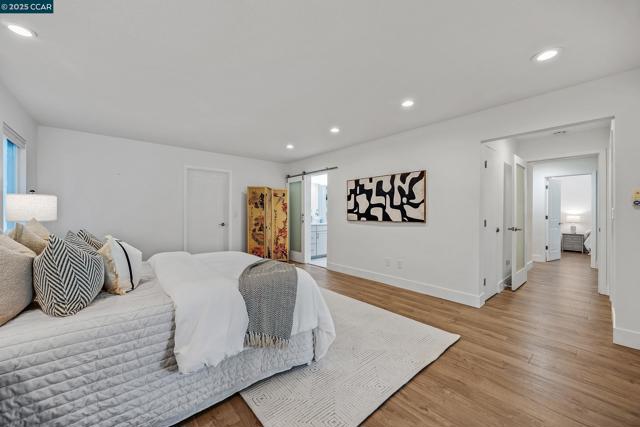 14 Saint Louis Ln, Pleasant Hill CA: https://media.crmls.org/mediaz/b9f14e4b-a1db-4341-8424-21c9c5ab619e.jpg