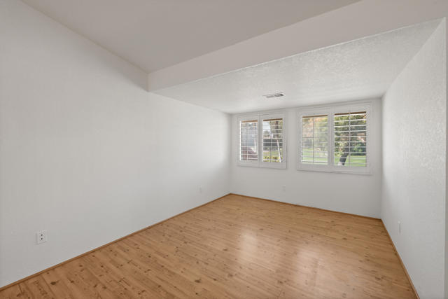 41629 Woodhaven W Drive, Palm Desert CA: https://media.crmls.org/mediaz/b9f15a4e-eed5-457a-b2ed-5fb331c11444.jpg