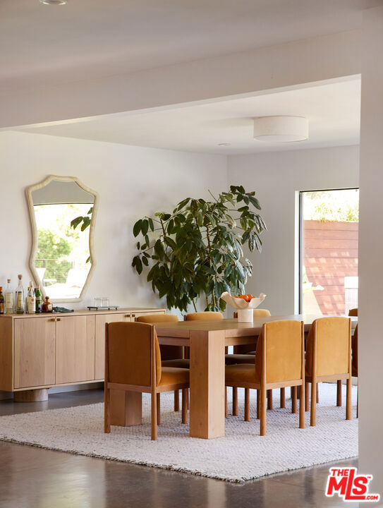 886 Teakwood Road, Los Angeles CA: https://media.crmls.org/mediaz/b9f2c842-ae7d-45e3-8626-98d900fca576.jpg