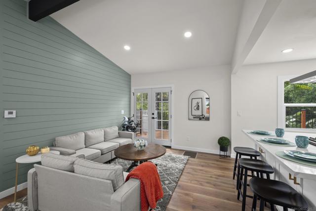 3675 Herbert St, San Diego CA: https://media.crmls.org/mediaz/b9f2f664-8c2e-4139-b78f-c9bdd9136517.jpg
