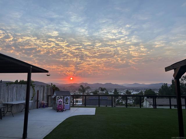 1615 Honey Hill Rd, El Cajon CA: https://media.crmls.org/mediaz/b9f3fc67-af60-42d4-9928-ef015f69e246.jpg