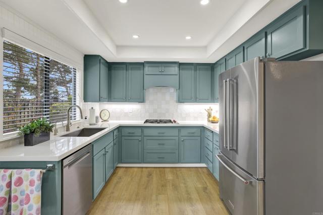 Detail Gallery Image 11 of 46 For 1251 Hatcreek Ct, Vista,  CA 92081 - 3 Beds | 2/1 Baths