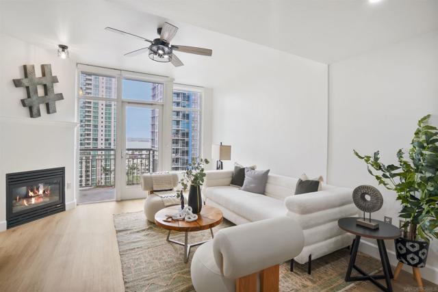1240 India St, San Diego CA: https://media.crmls.org/mediaz/b9f446ac-4f37-4a13-998a-5e1dbd452cff.jpg