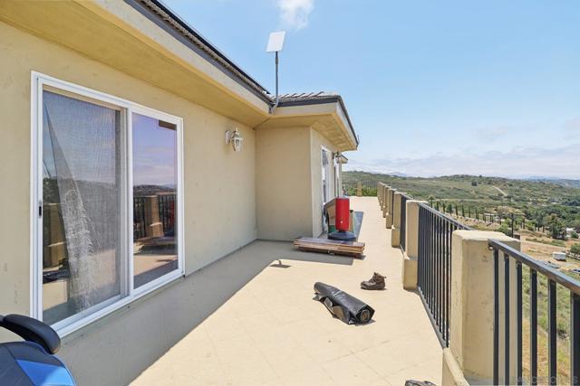 19075 Caesar Drive, Ramona CA: https://media.crmls.org/mediaz/b9f4a33a-d328-4f54-91e5-d6ef210a5a1c.jpg