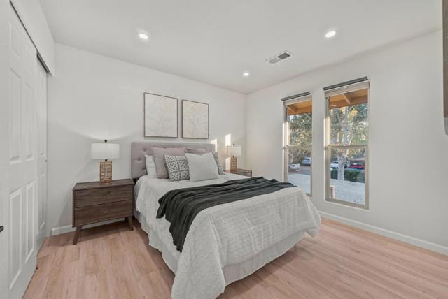 220 Red Oak Drive, Sunnyvale CA: https://media.crmls.org/mediaz/b9f4d589-ed2d-49bc-ae26-9d93ea6d6658.jpg